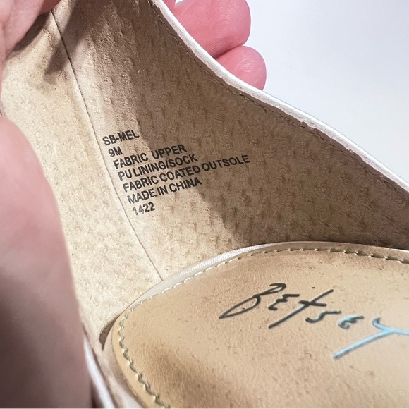 Blue by Betsey Johnson white  Sandals - Picture 5 of 8